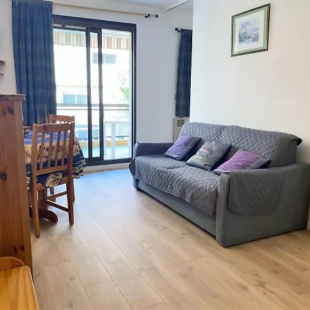 Climatise, 4 Couchages, A 2 Pas De La Au Lavandou - Fr-1-251-93 Apartment *