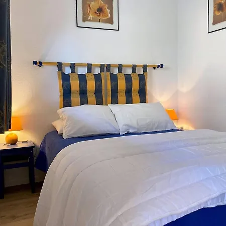 Climatise, 4 Couchages, A 2 Pas De La Au Lavandou - Fr-1-251-93 Apartment Le Lavandou